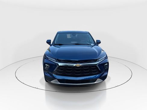 Used 2023 Chevrolet Blazer LT FWD image 3
