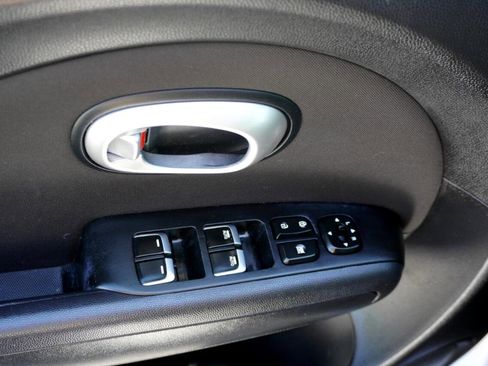 Used 2019 Kia Soul + image 26