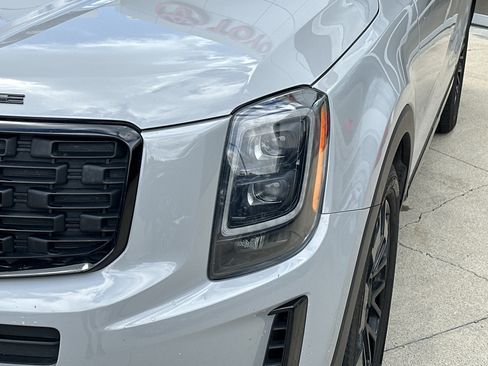 Used 2022 Kia Telluride EX w/ EX Premium Package AWD/4WD image 17