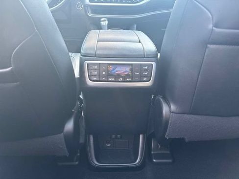 Used 2019 Toyota Highlander Limited Platinum AWD/4WD image 25