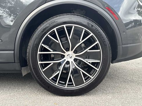 Used 2025 Porsche Macan Electric RWD image 11