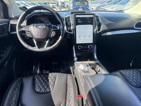 Used 2023 Ford Edge Titanium image 17