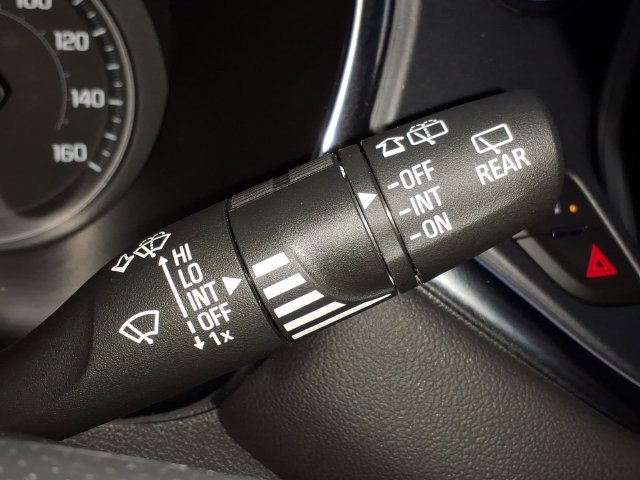 Used 2025 Chevrolet Blazer LT w/ Convenience Package FWD image 30