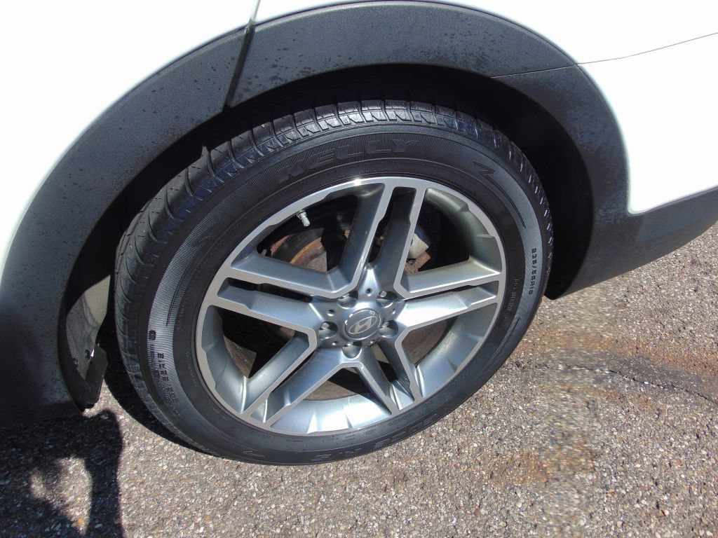 Used 2017 Hyundai Santa Fe Limited AWD/4WD image 31