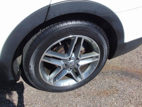 Used 2017 Hyundai Santa Fe Limited AWD/4WD image 31