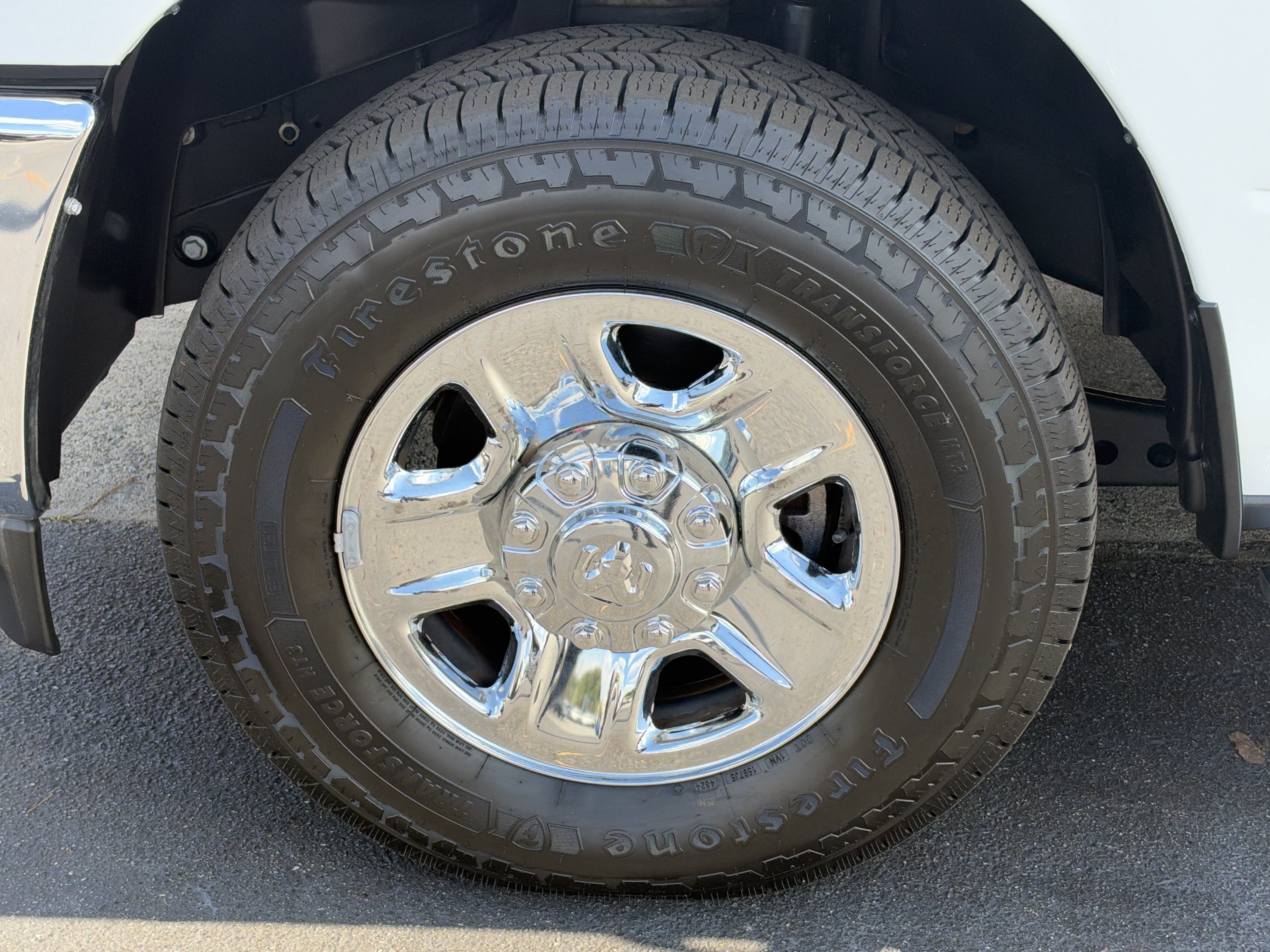 Used 2022 RAM 2500 Tradesman w/ Chrome Appearance Group RWD image 13