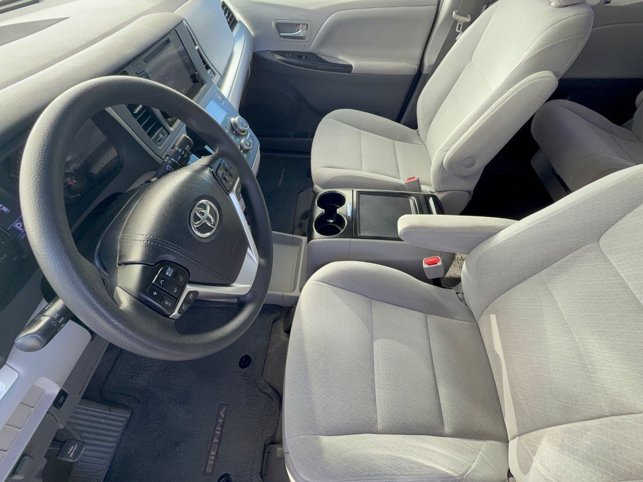 Used 2015 Toyota Sienna LE FWD image 5