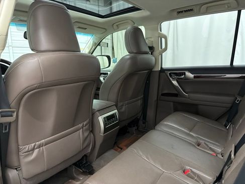 Used 2016 Lexus GX 460 w/ Premium Package AWD/4WD image 25