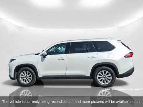 Used 2024 Toyota Grand Highlander AWD Hybrid image 9