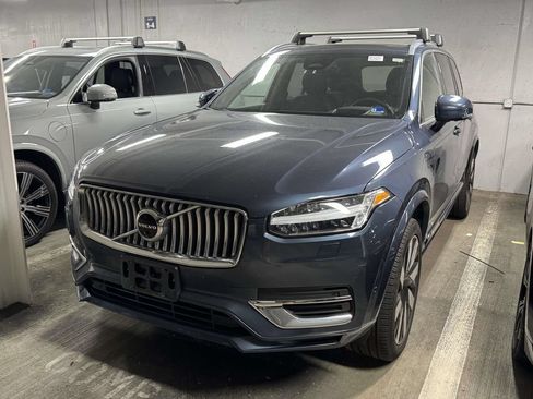 Used 2024 Volvo XC90 T8 Ultimate AWD/4WD image 3