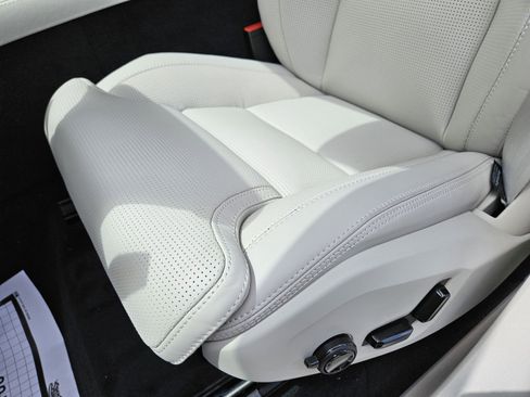 New 2026 Volvo XC90 B6 Ultra w/ Protection Package Premier image 8