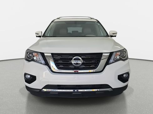 Used 2020 Nissan Pathfinder Platinum image 2
