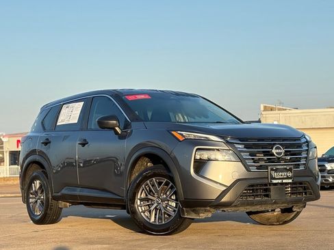 Certified 2024 Nissan Rogue S image 2