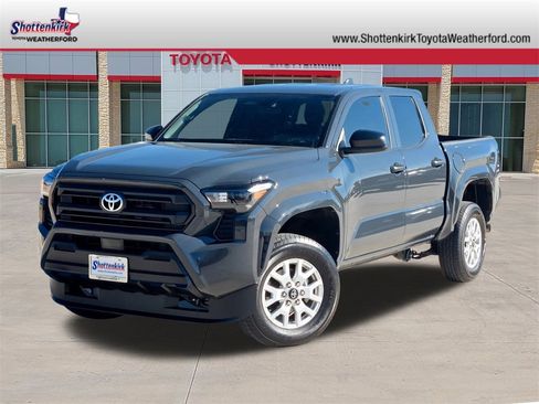 Used 2025 Toyota Tacoma SR image 1