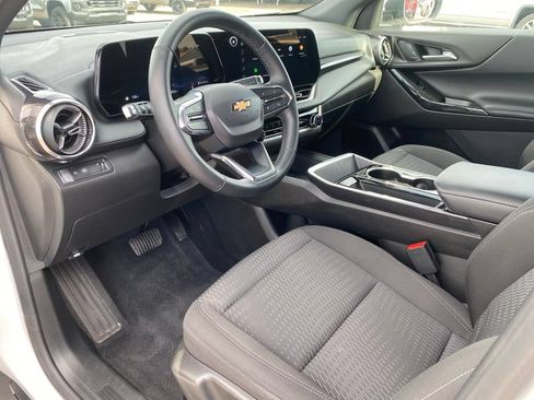 Used 2025 Chevrolet Equinox LT FWD image 23