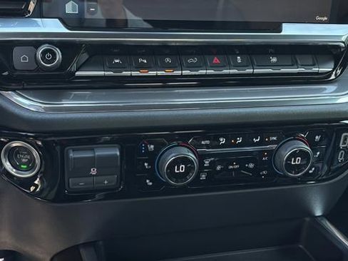 Used 2024 Chevrolet Silverado 1500 High Country w/ High Country Premium Package AWD/4WD image 31