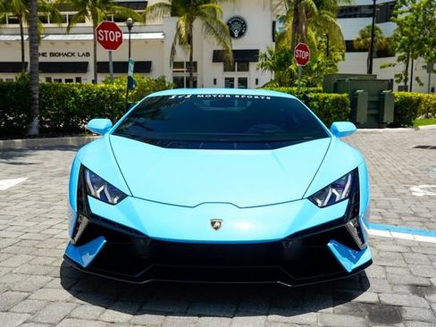 Used 2024 Lamborghini Huracan Tecnica RWD image 4