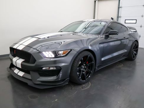 Used 2019 Ford Mustang Shelby GT350R w/ GT350R Equipment Group 920A RWD image 7