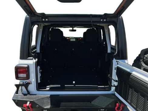 Used 2018 Jeep Wrangler Unlimited Rubicon AWD/4WD image 23