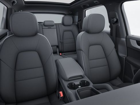 Certified 2024 Porsche Cayenne AWD/4WD image 6