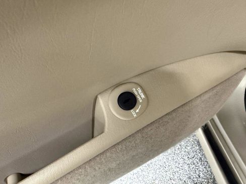 Used 2005 Buick Le Sabre Custom image 40