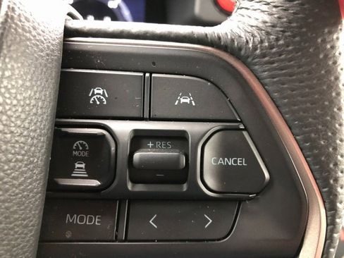 Used 2025 Toyota Tacoma TRD Sport image 7