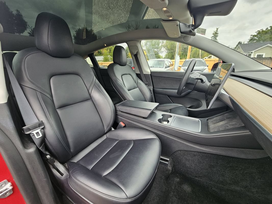 Used 2022 Tesla Model Y Long Range AWD/4WD image 4