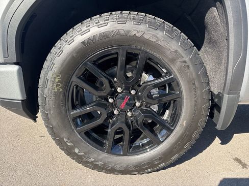 New 2026 GMC Sierra 1500 Elevation image 32