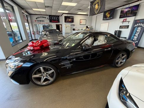 Used 2017 Mercedes-Benz SL 550 image 25