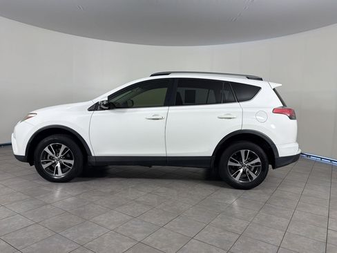 Used 2018 Toyota RAV4 XLE FWD image 2