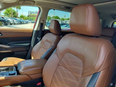 Certified 2022 Nissan Pathfinder Platinum w/ Cargo Package AWD/4WD image 22