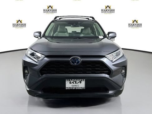 Used 2021 Toyota RAV4 XLE Premium AWD/4WD image 2