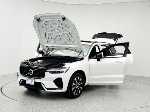 Certified 2025 Volvo XC60 B5 Plus image 9