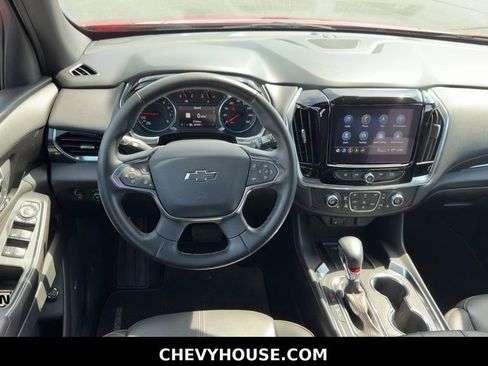 Used 2023 Chevrolet Traverse RS AWD/4WD image 13