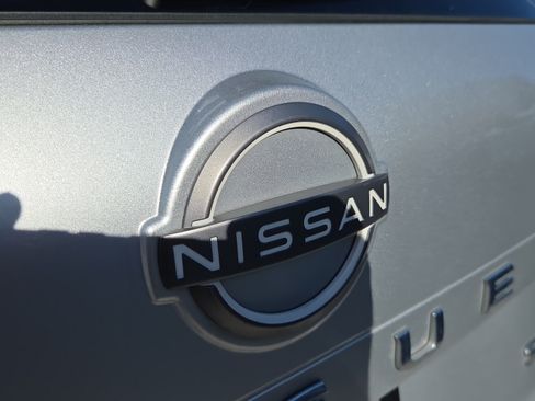 Used 2023 Nissan Rogue SV FWD image 15
