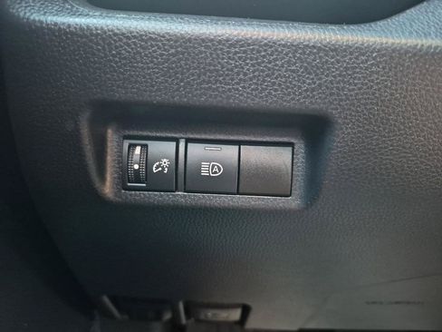 Used 2022 Toyota RAV4 LE AWD/4WD image 15