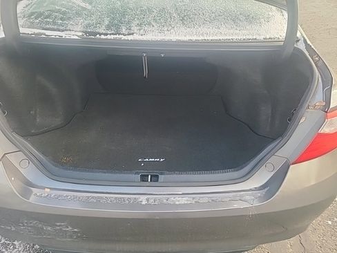 Used 2015 Toyota Camry SE image 9