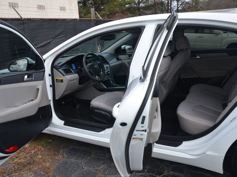 Used 2016 Hyundai Sonata SE w/ Cargo Package image 43