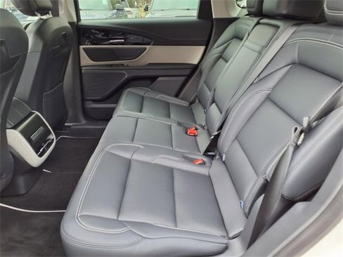 New 2025 Lincoln Nautilus Premier image 9