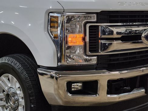 Used 2018 Ford F250 XLT w/ XLT Value Package image 13