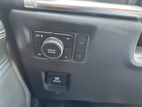 Used 2025 Ford Expedition Max Platinum AWD/4WD image 10