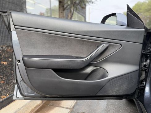 Used 2021 Tesla Model 3 Performance image 28