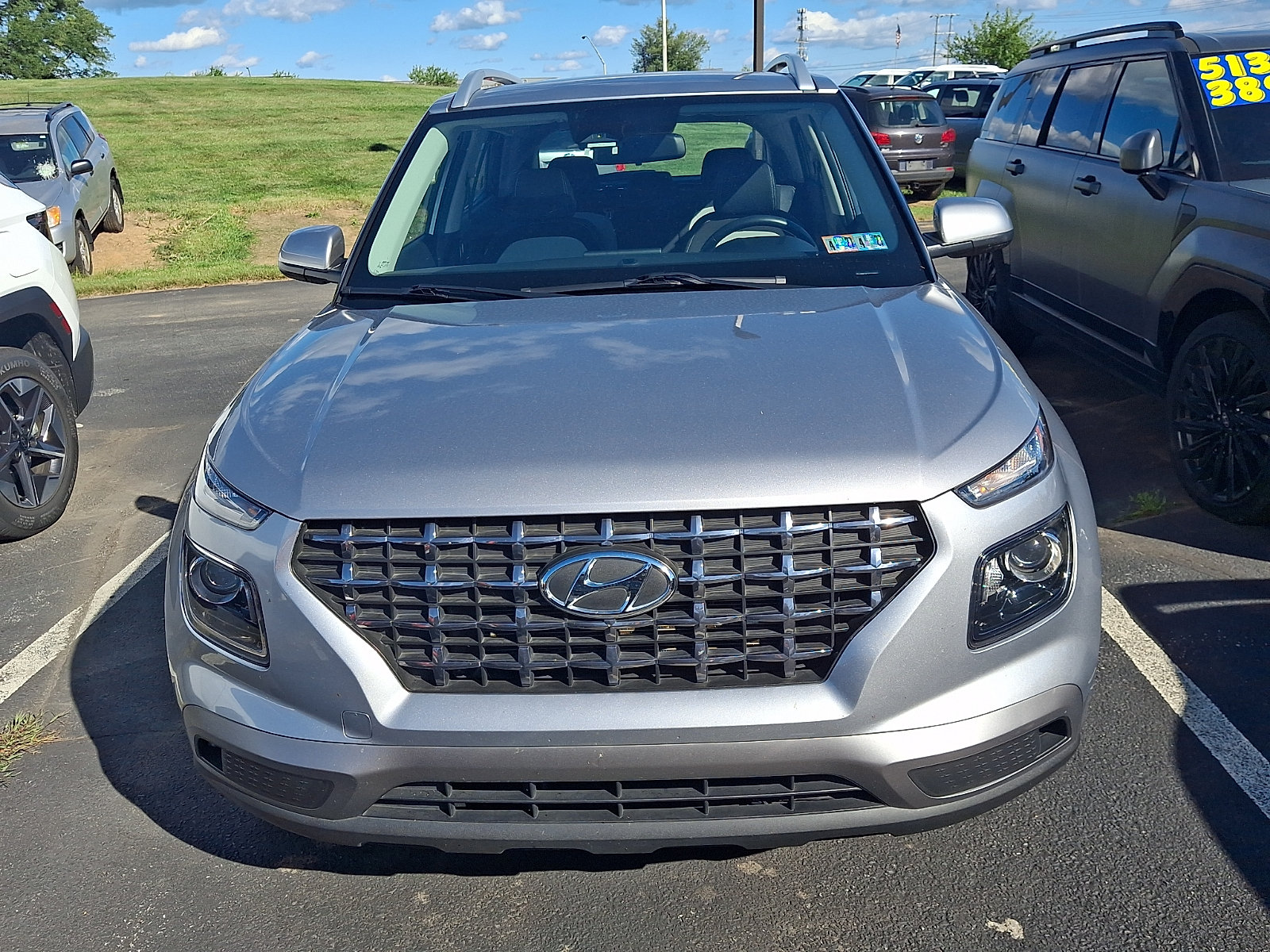 Certified 2024 Hyundai Venue SEL FWD image 2