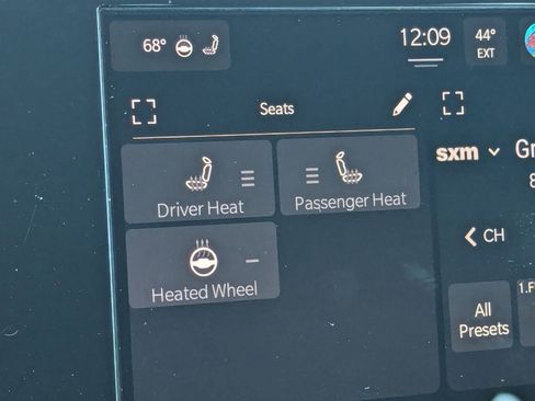 Used 2023 Jeep Grand Cherokee Altitude image 32