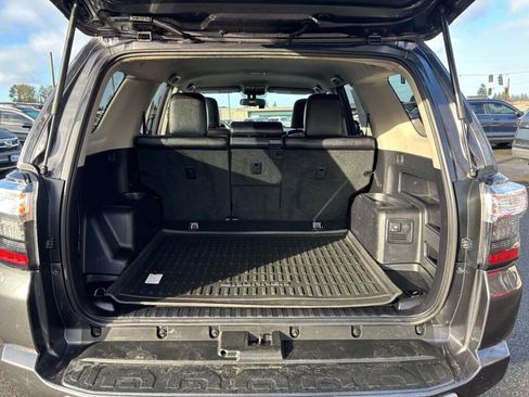 Used 2018 Toyota 4Runner TRD Off-Road Premium image 11