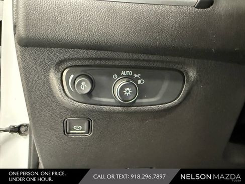 Used 2021 GMC Terrain SLE FWD image 25