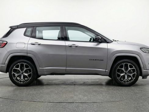 Used 2025 Jeep Compass Limited AWD/4WD image 11