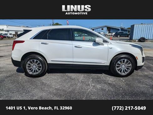 Used 2018 Cadillac XT5 Luxury w/ Driver Awareness Package image 3