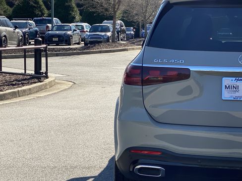 Used 2024 Mercedes-Benz GLS 450 450 w/ AMG Line Exterior image 36