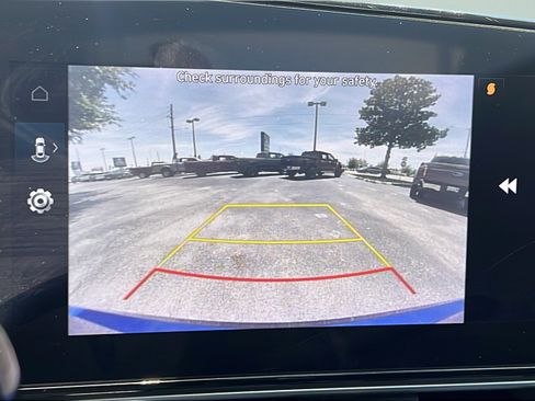 Used 2024 Hyundai Elantra SEL FWD image 15